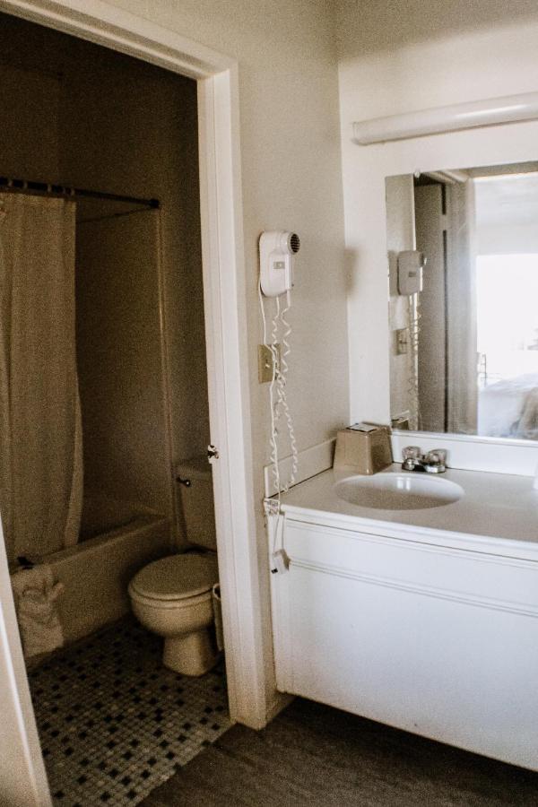 Devonshire Inn Motel Rosamond ภายนอก รูปภาพ